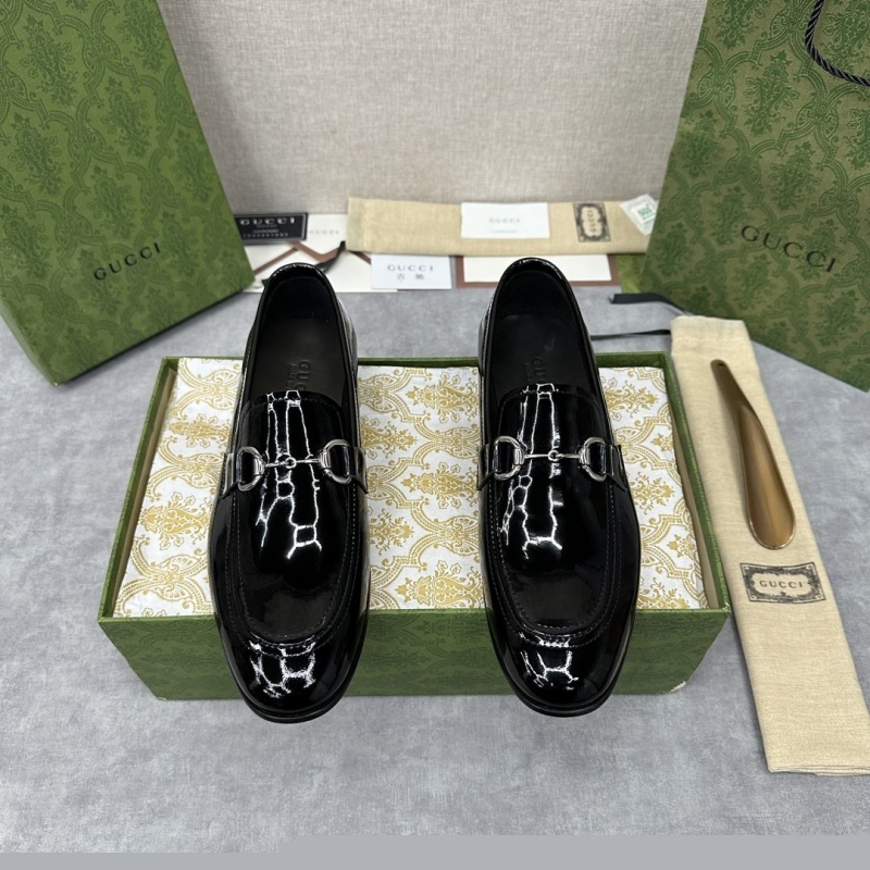 G*u*i leather shoes